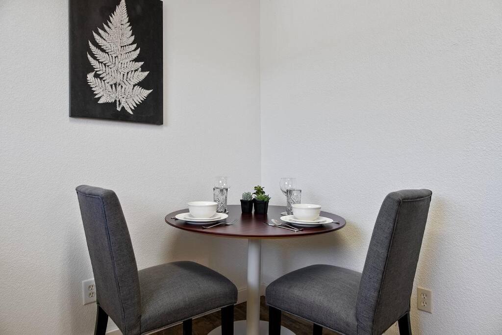 Couples Studio 1 W Full Kitchen Apartment Оукхърст Екстериор снимка